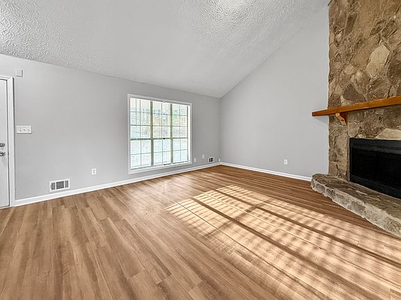 5th image of 234 Hillcrest Dr