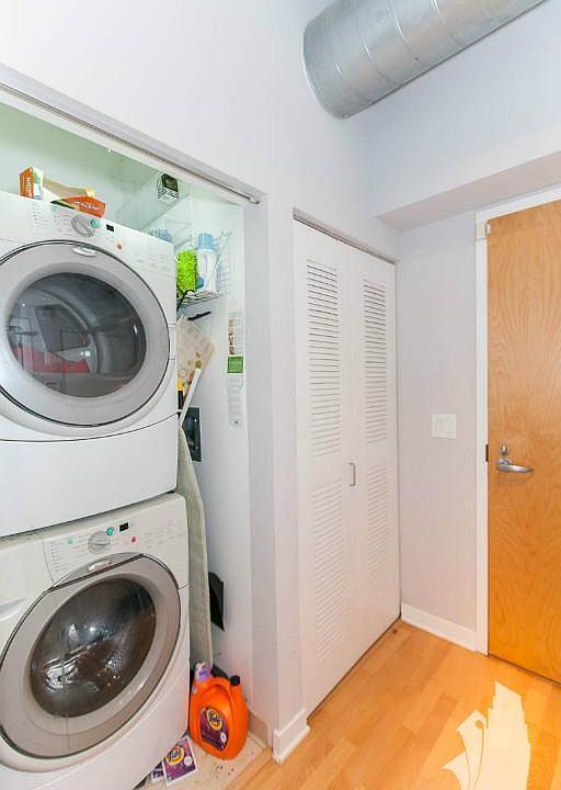 1st image of 1000 N Kingsbury St #418