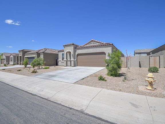 3rd image of 2402 E San Lorenzo Trl