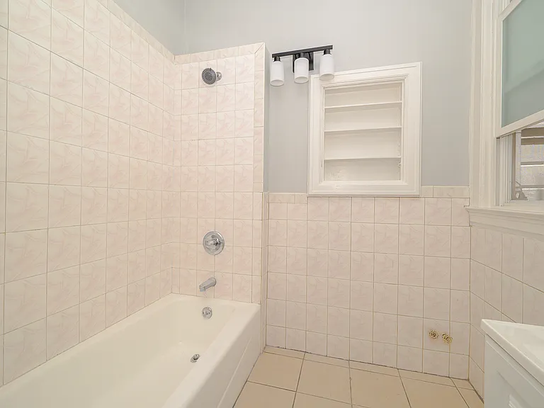 1535 Larkin St #B — Photo 17