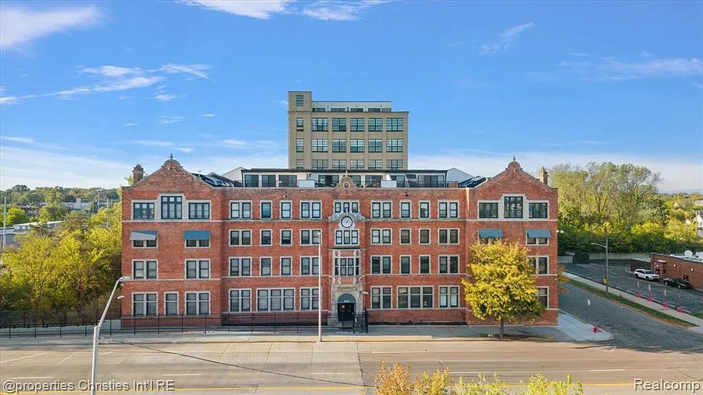 1 bed, 1.0 bath, 1191 sqft, $1,600 — Photo 1