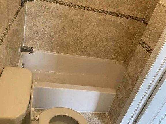 3rd image of 112-08 Farmers Blvd #1R