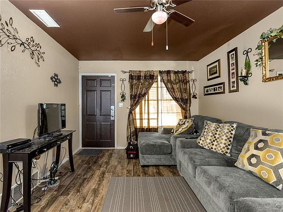 4th image of 14909 Green Valley Dr