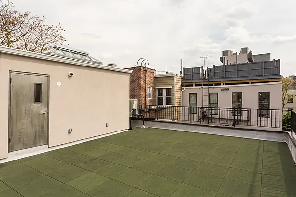 Rented by MNS | media 15