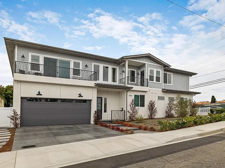 2423 Curtis Ave — Photo 10