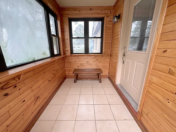 5007 Hazelwood Rd — Photo 2