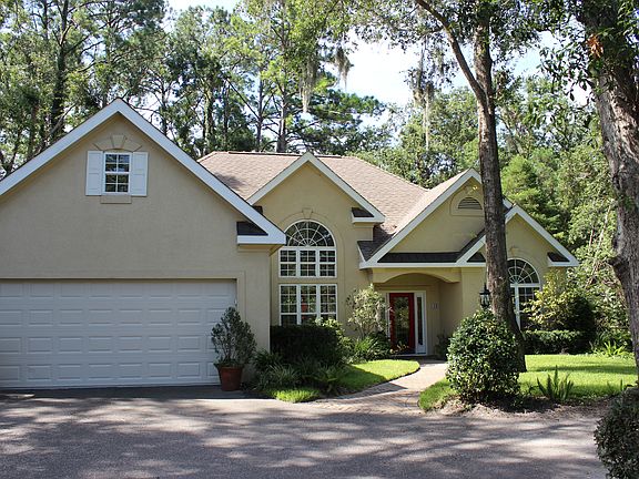 5th image of 18 Wells East Dr