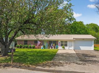 100 Martin St, Naples, TX 75568