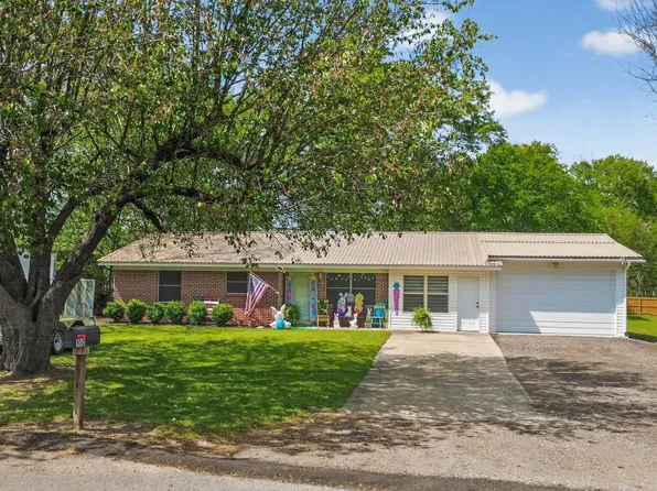 100 Martin St, Naples, TX 75568