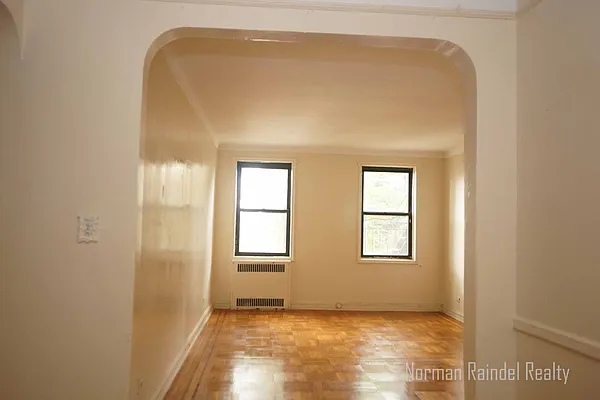 Rented by Norman Raindel, LREB | media 4