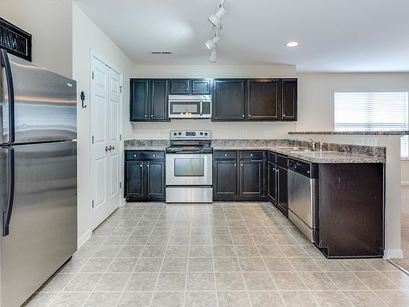 5th image of 21 Dillingham Pl