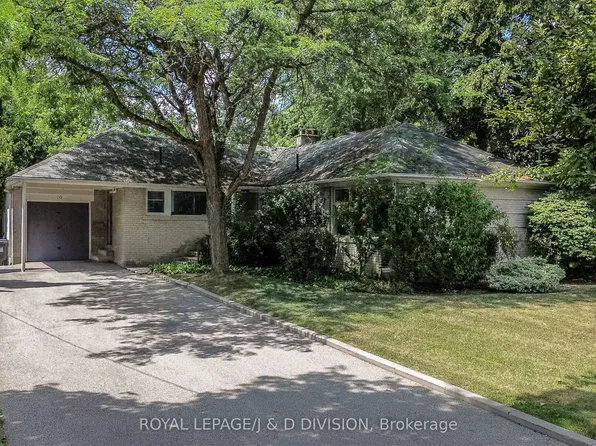 10 Campbell Cres, Toronto, ON M2P 1P2