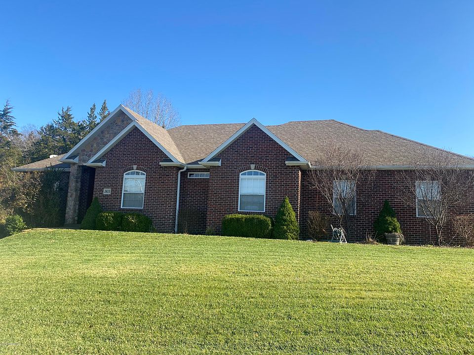 1st image of 2615 Lakeland Dr