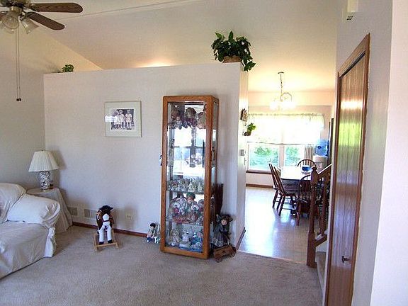 4th image of 164 W Lindsay Dr