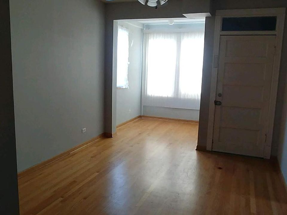 1st image of 2526 N Lotus Ave APT 1R
