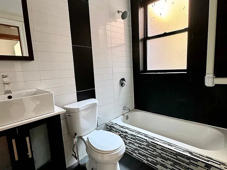 388 E 23rd St #2R — Photo 5