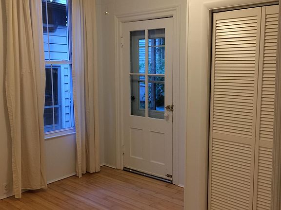 Bedroom w door to porch.