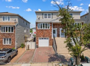 76 Willowwood Ln, Staten Island, NY
