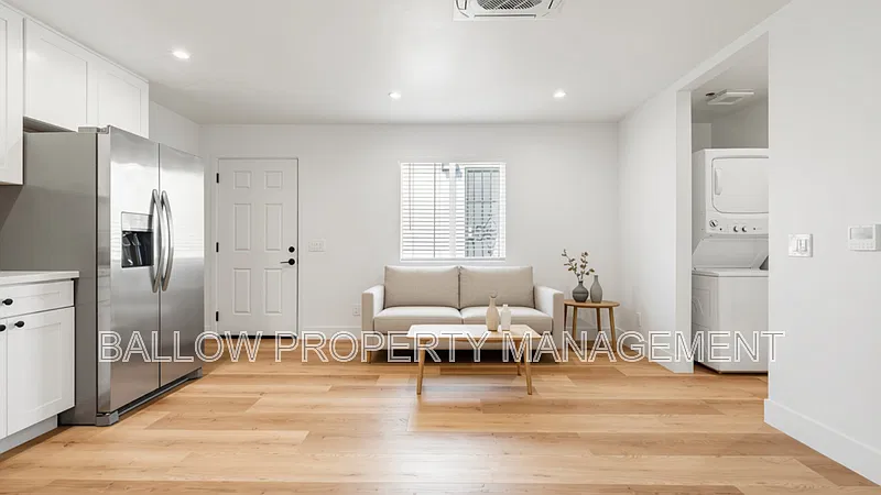 1 bed, 1.0 bath, 446 sqft, $2,050 — Photo 2