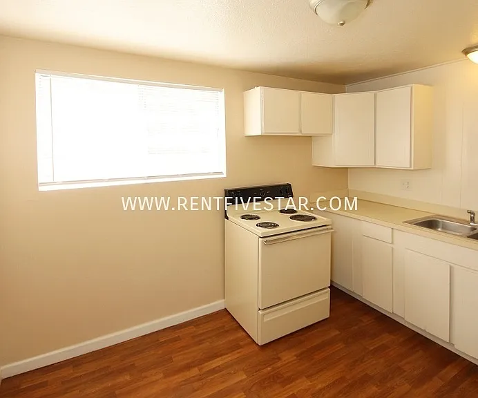 1011 Deon Dr #10 — Photo 15