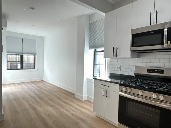 2016 Menahan Street image 1 of 4