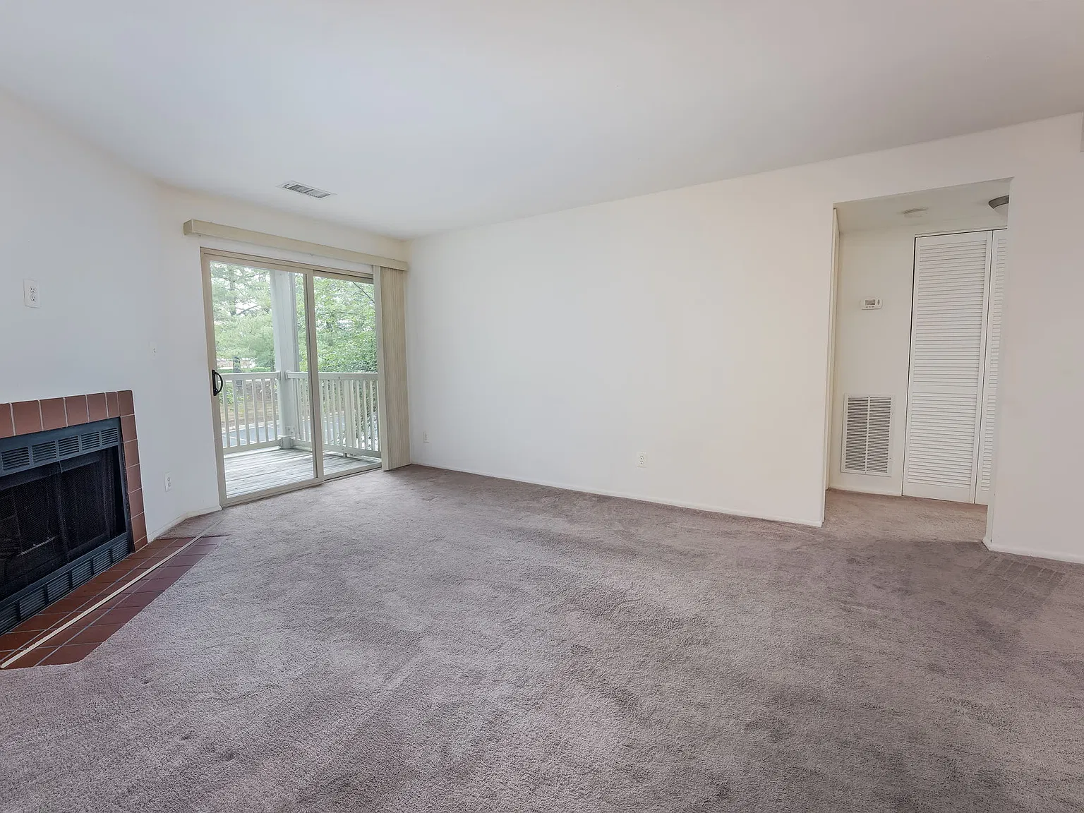 2 bed, 947 sqft, $2,300 — Photo 4