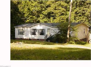 1762 Rollin Hill Rd, Seagrove, NC 27341