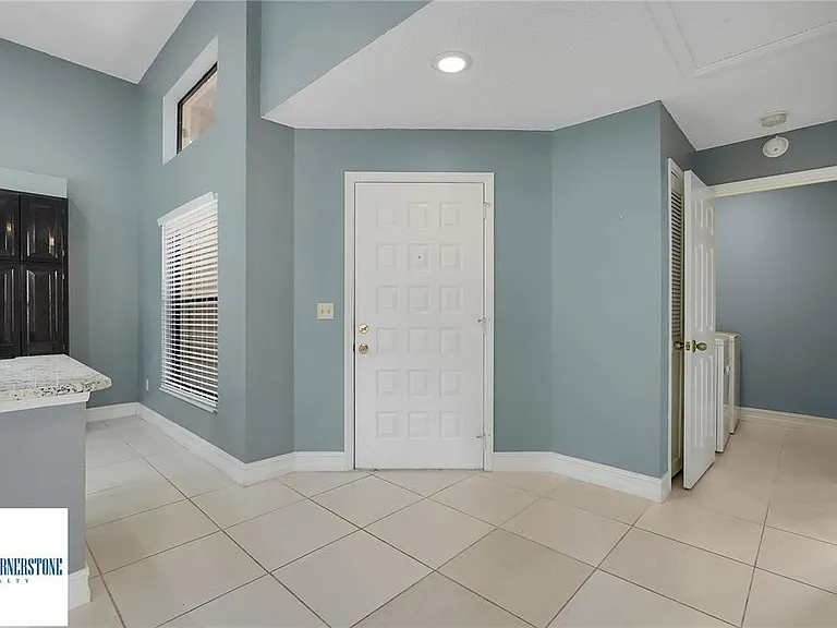 2935 Monaco Ct #23 — Photo 8