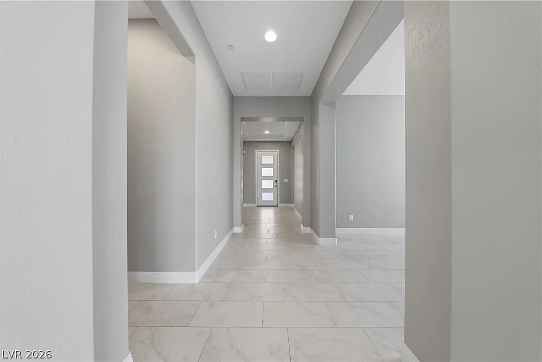 3 bed, 2.5 bath, 2634 sqft, $3,750 — Photo 4