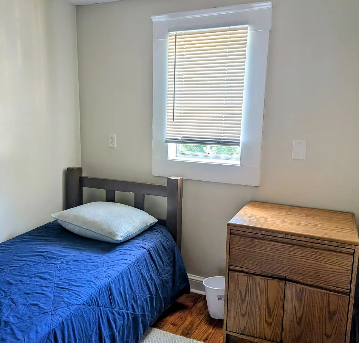 4 bed, 2.5 bath, 1804 sqft, $706 — Photo 1