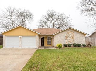 104 Maple St, Lake Jackson, TX 77566