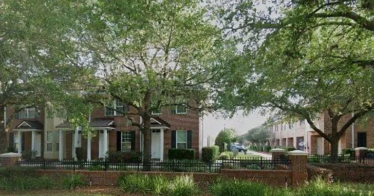 1468 Pitney Cir — Photo 1