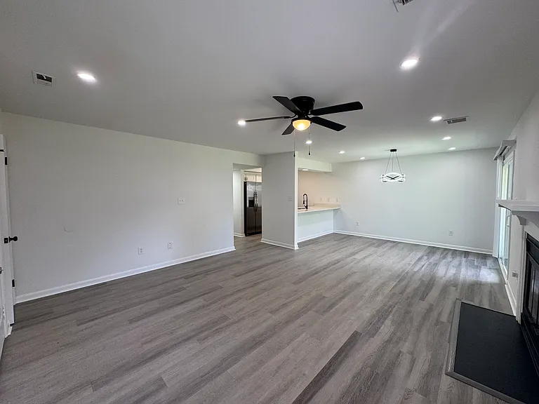 113 Roane Dr #A — Photo 3