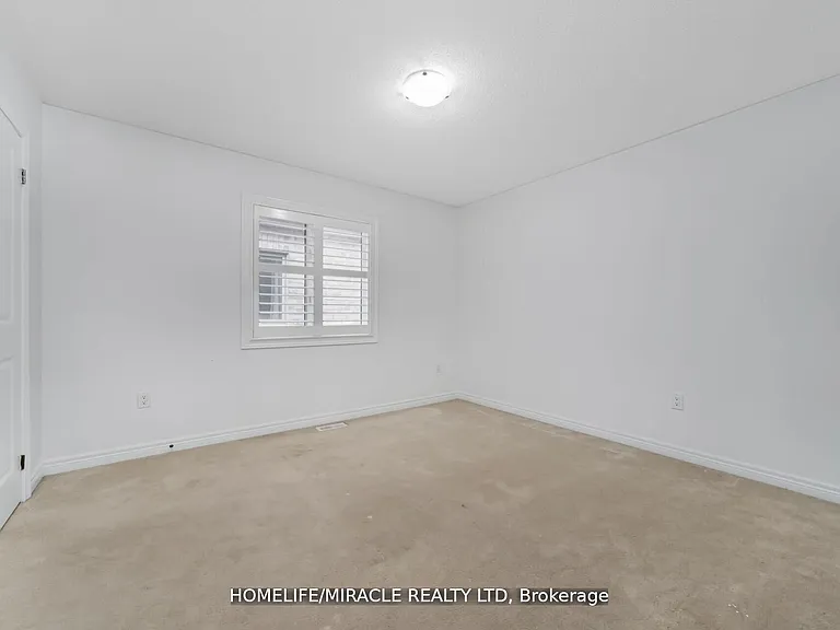 10 Kenora St — Photo 30