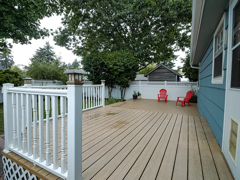 1527 NE 64th Ave — Photo 2