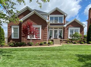 14111 Lake Forest Ln, Louisville, KY 40245