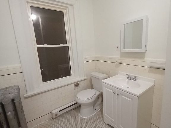 4th image of 919 Swede St #3