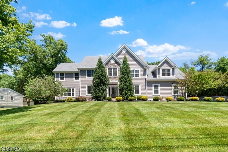 1st image of 24 Claire Dr