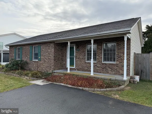 111 Meadowview Ct, Winchester, VA 22602