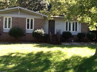 4305 Chateau Dr, Greensboro, NC 27407