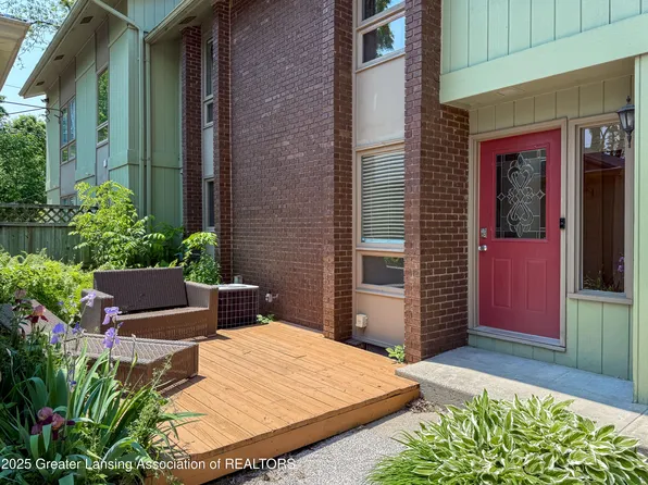 515 N Putnam St APT B, Williamston, MI 48895