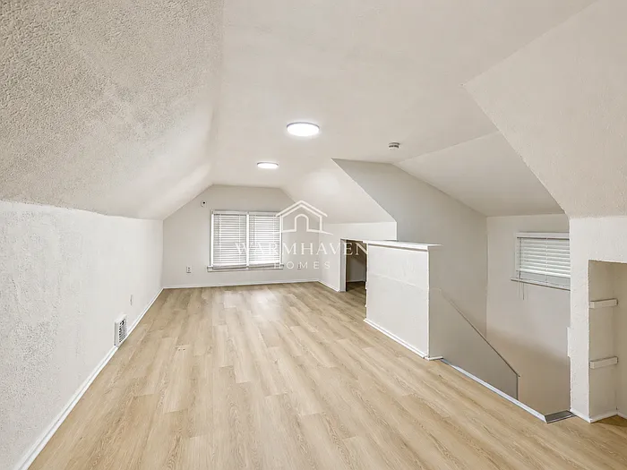 317 Para Ave — Photo 15