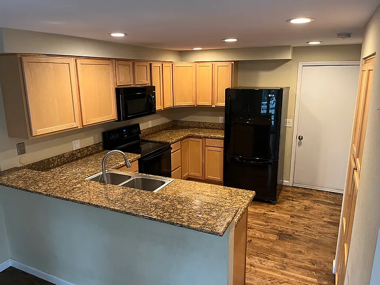 5576 S Lansing Way — Photo 8