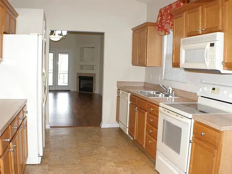 2180 Market Garden Ln — Photo 3
