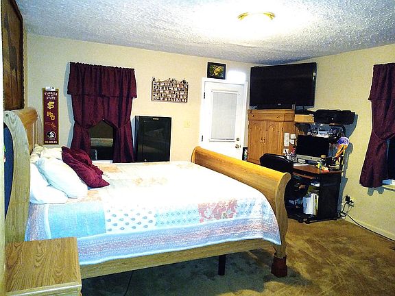 Family or dining room used as master bedroom