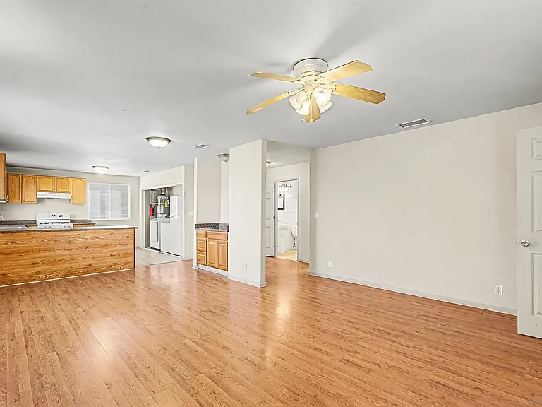 4397-4399 Swift Ave #4 — Photo 3