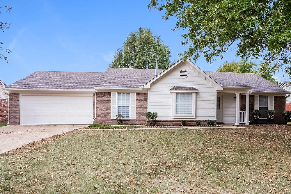 3 bed, 2.0 bath, 1765 sqft, $1,950 — Photo 3