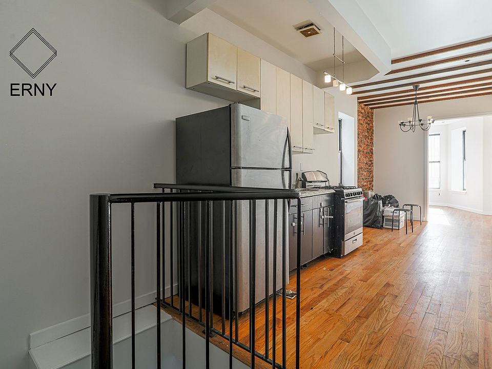 1st image of 913 Saint Johns Pl #F