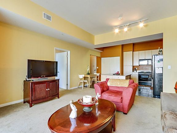 4th image of 388 E Ocean Blvd Unit 705