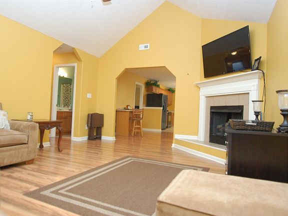 5th image of 1476 Day Lily Dr